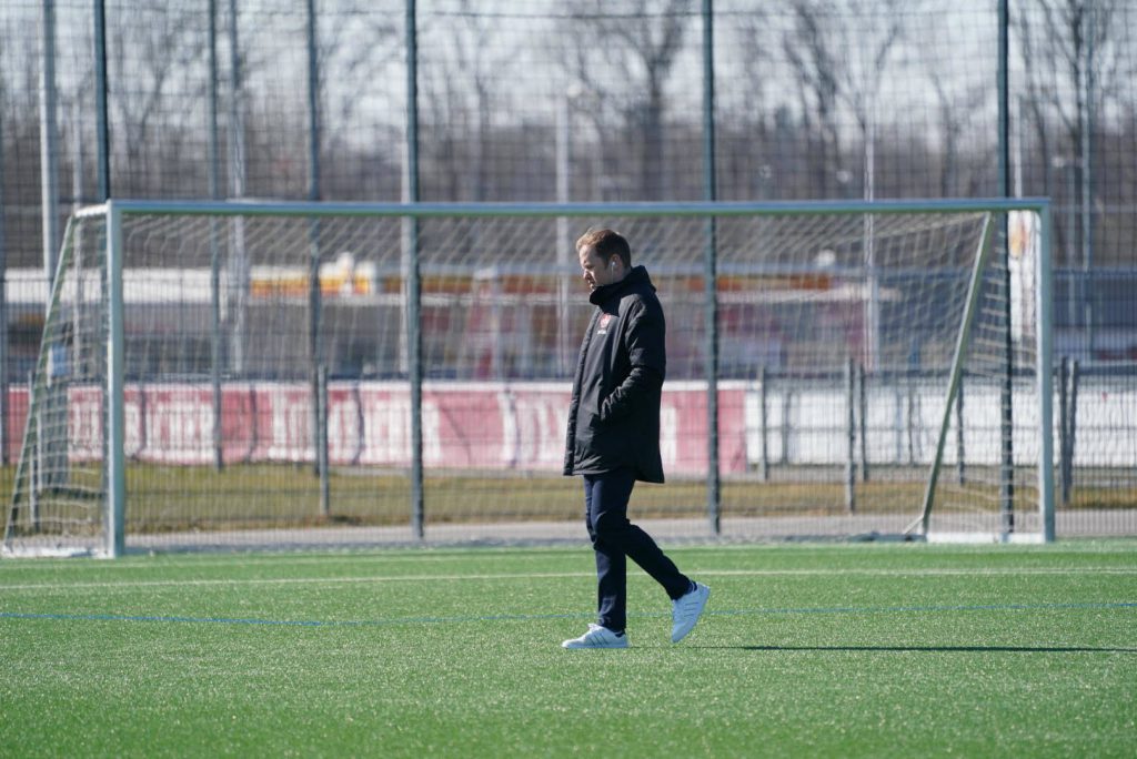 Ein Jahr beim Club – Sportdirektor Olaf Rebbe zieht Bilanz und erzählt von seinem Arbeitsalltag, Transferpolitik in der Bundesliga und den Aufstiegsambitionen der Clubberer